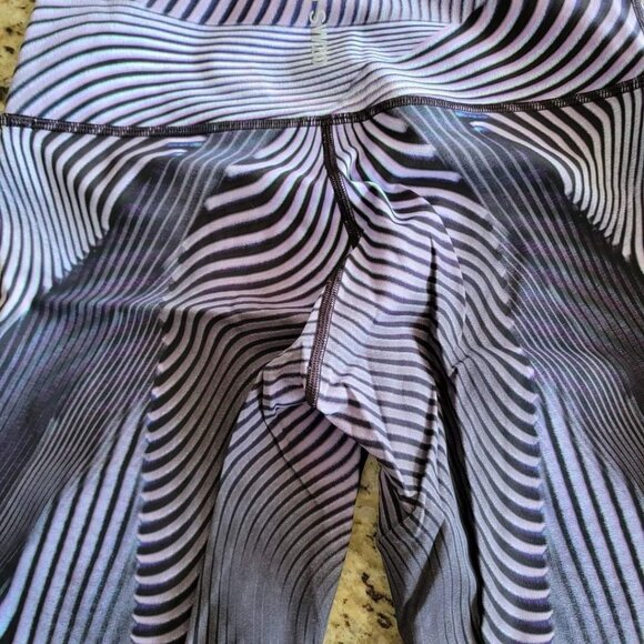 Lululemon Wunder under Speed HR 28" sz 8 - Picture 3 of 3